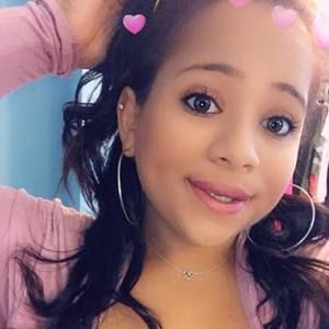 Meet your Posher, Monica